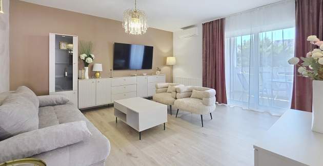 Modern apartment Gabrijela for 4 persons - with Balcony, 450 m from the Beach
