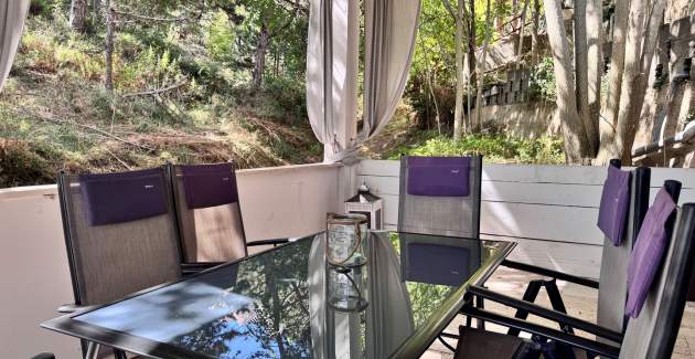 Appartamento Starčević - Filipović con cortile e barbecue, a 150 m dalla spiaggia