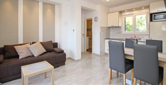 Incantevole Appartamento Sunshine n.4 – con balcone, a 300 m dalla spiaggia