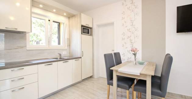 Incantevole Appartamento Sunshine n.4 – con balcone, a 300 m dalla spiaggia