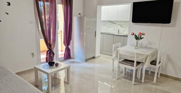 Affascinante Appartamento Sunshine BS – con Balcone, a 300 m dalla Spiaggia