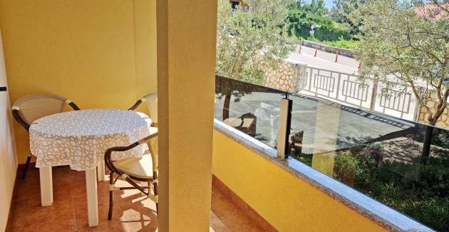 Affascinante Appartamento Sunshine BS – con Balcone, a 300 m dalla Spiaggia