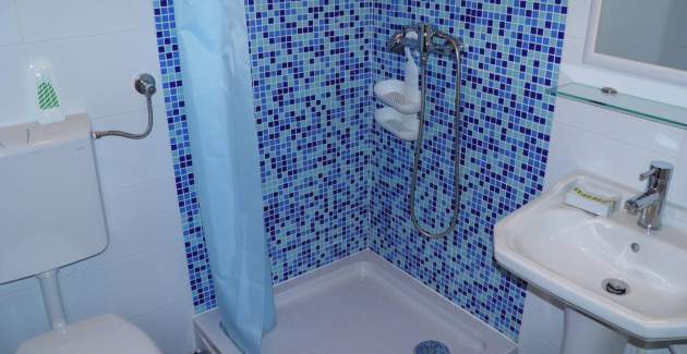 Appartamento Valić (stari) – vicino al centro, a 250 m dalla spiaggia