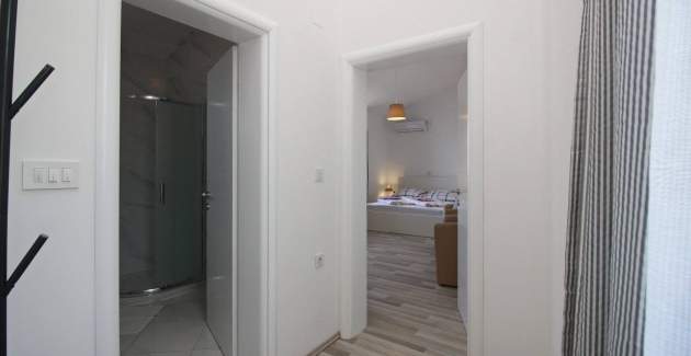 Apartment Lavanda No.1 - by the Sea, with Sea View