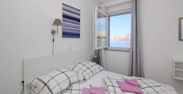 Apartment Lavanda No.1 - by the Sea, with Sea View