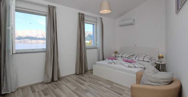 Apartment Lavanda No.1 - by the Sea, with Sea View