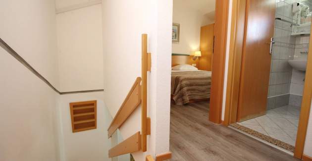 Apartmanski kompleks Villas Corinthia 3 - Vrhunska lokacija, 100m od plaže, okružen zelenilom