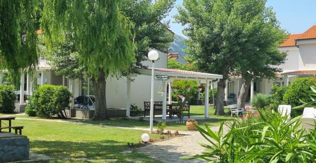 Apartment complex Villas Corinthia 3 - Top Location, 100m from the Beach, surrounded by Greenery