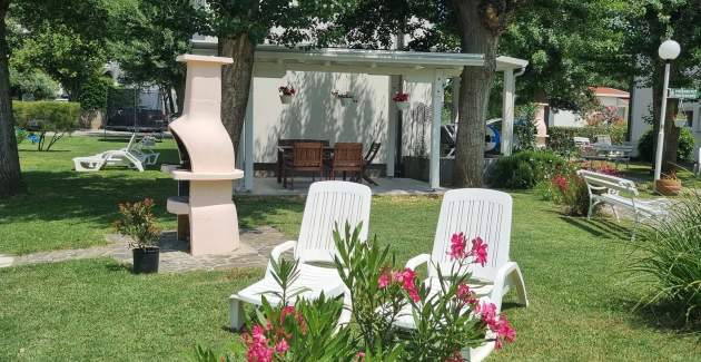 Apartment complex Villas Corinthia 3 - Top Location, 100m from the Beach, surrounded by Greenery