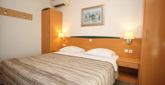 Apartmanski kompleks Villas Corinthia 3 - Vrhunska lokacija, 100m od plaže, okružen zelenilom