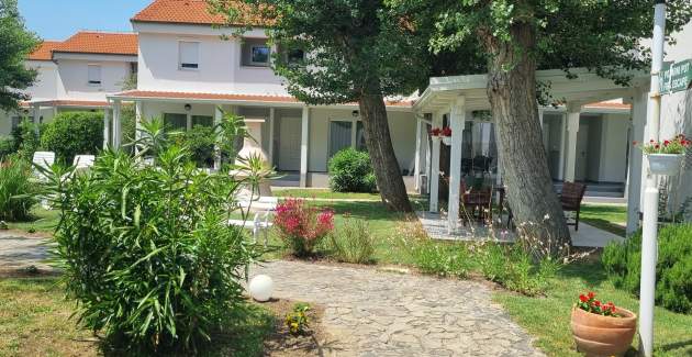 Apartment complex Villas Corinthia 4 - Top Location, 100m from the Beach, surrounded by Greenery