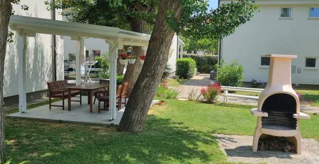 Apartment complex Villas Corinthia 5 - Top Location, 100m from the Beach, surrounded by Greenery