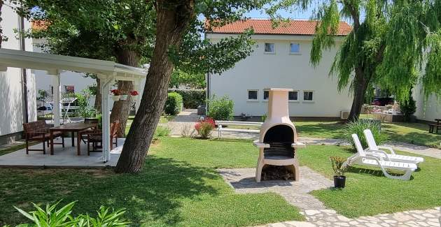 Apartment complex Villas Corinthia 5 - Top Location, 100m from the Beach, surrounded by Greenery