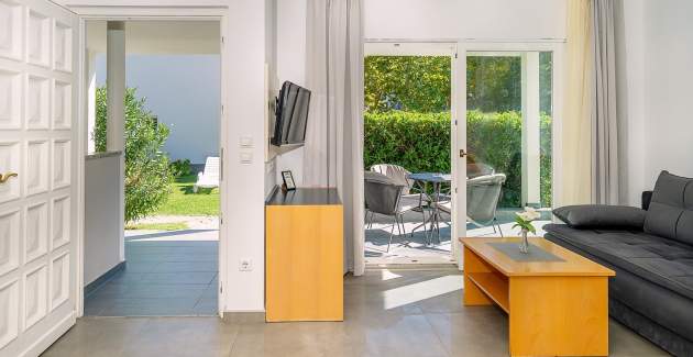 Apartment complex Villas Corinthia 8 - Top Location, 100m from the Beach, surrounded by Greenery
