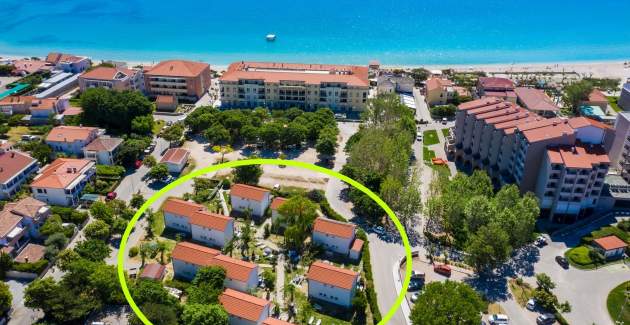 Complesso di appartamenti Villas Corinthia 9 - Posizione eccellente, a 100 metri dalla spiaggia, imm