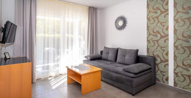 Apartment complex Villas Corinthia 12 - Top Location, 100m from the Beach, surrounded by Greenery