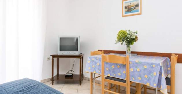 Apartman Mrakovčić br. 1 - s terasom, 350 m od plaže
