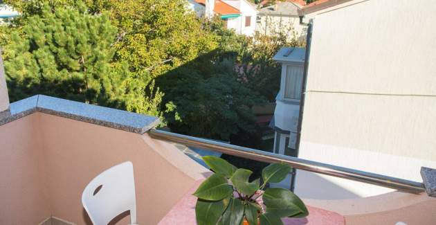 Apartman Zic br. 5 - s balkonom, 350 m od plaže