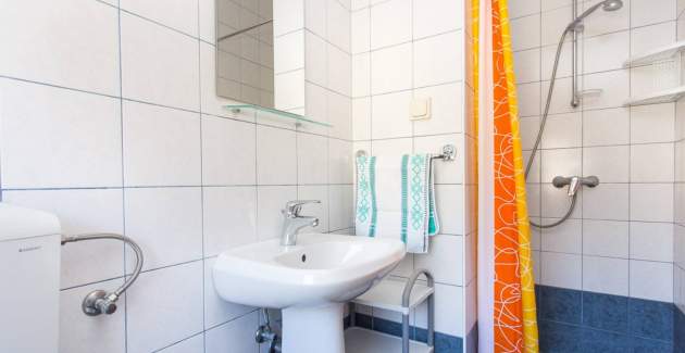 Studio Zic br. 2 - bez balkona, 350 m od plaže