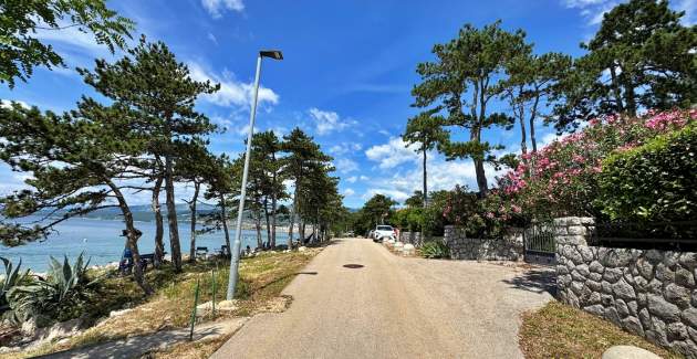 Apartments Zeljka – 15 m from Sea, Sea View
