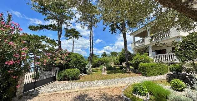 Apartments Zeljka – 15 m from Sea, Sea View