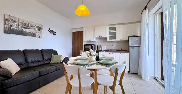 Apartments Zeljka – 15 m from Sea, Sea View