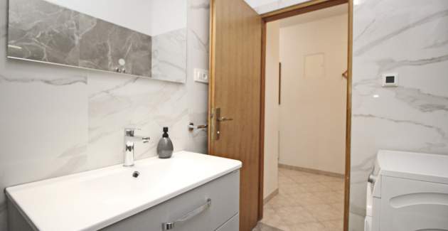 Apartman Lucijana br. 1 – s balkonom, 150 m od plaže