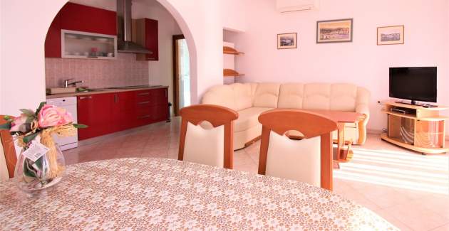 Apartman Lucijana br. 1 – s balkonom, 150 m od plaže