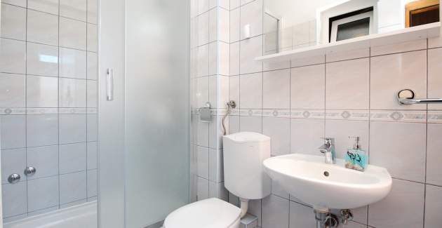 Apartman Lucijana br. 1 – s balkonom, 150 m od plaže
