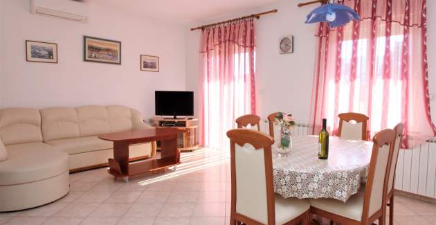 Apartman Lucijana br. 1 – s balkonom, 150 m od plaže
