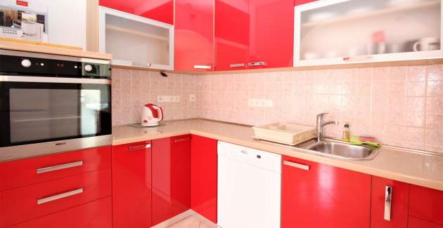 Apartman Lucijana br. 1 – s balkonom, 150 m od plaže