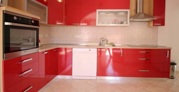 Apartman Lucijana br. 1 – s balkonom, 150 m od plaže