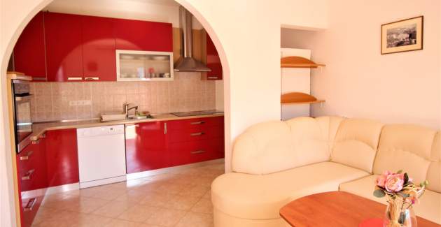 Apartman Lucijana br. 1 – s balkonom, 150 m od plaže