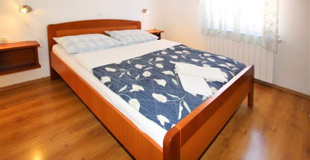 Apartman Lucijana br. 2 – s balkonom, 150 m od plaže