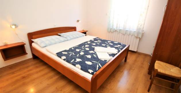 Apartman Lucijana br. 2 – s balkonom, 150 m od plaže