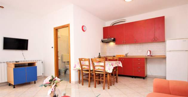 Apartman Lucijana br. 2 – s balkonom, 150 m od plaže