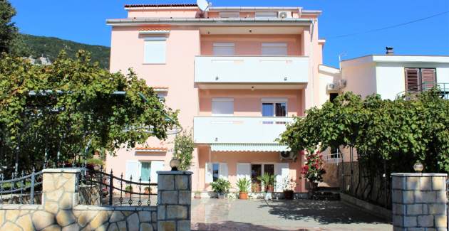 Apartman Lucijana br. 2 – s balkonom, 150 m od plaže