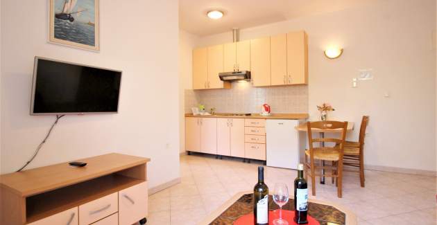 Appartamento Lucijana n. 3 – con balcone, a 150 m dalla spiaggia