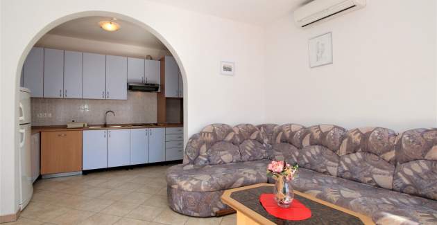 Appartamento Lucijana n. 4 – con balcone, a 150 m dalla spiaggia