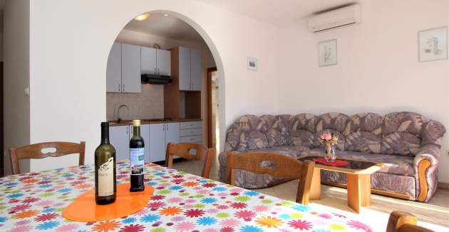 Appartamento Lucijana n. 4 – con balcone, a 150 m dalla spiaggia