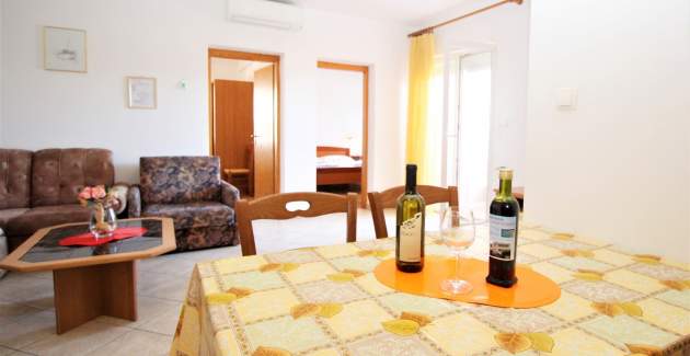 Appartamento Lucijana n. 5 – con balcone, a 150 m dalla spiaggia