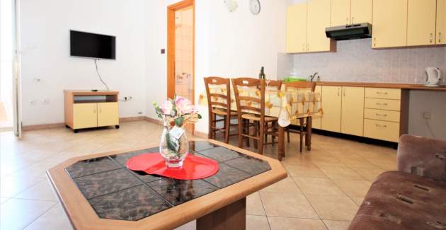 Appartamento Lucijana n. 5 – con balcone, a 150 m dalla spiaggia