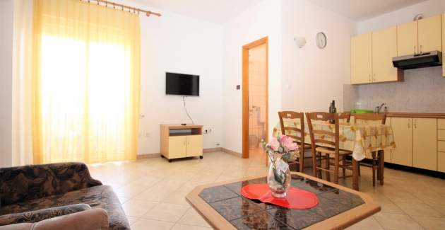 Appartamento Lucijana n. 5 – con balcone, a 150 m dalla spiaggia