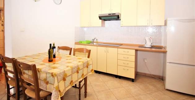 Appartamento Lucijana n. 5 – con balcone, a 150 m dalla spiaggia