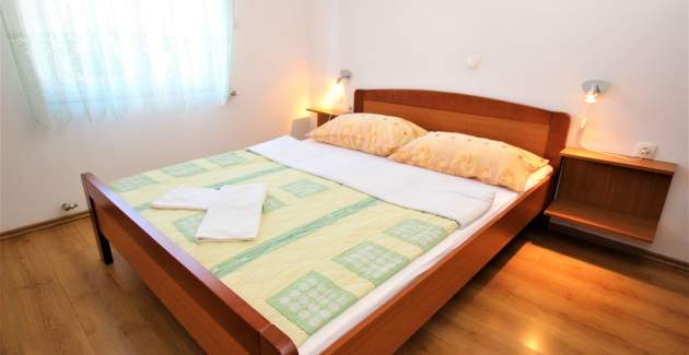 Apartman Lucijana br. 6 – s balkonom, 150 m od plaže