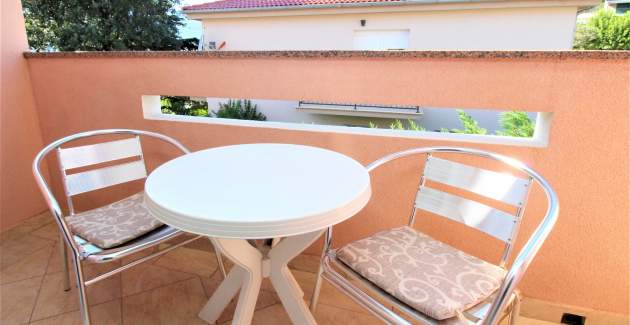 Apartman Lucijana br. 6 – s balkonom, 150 m od plaže