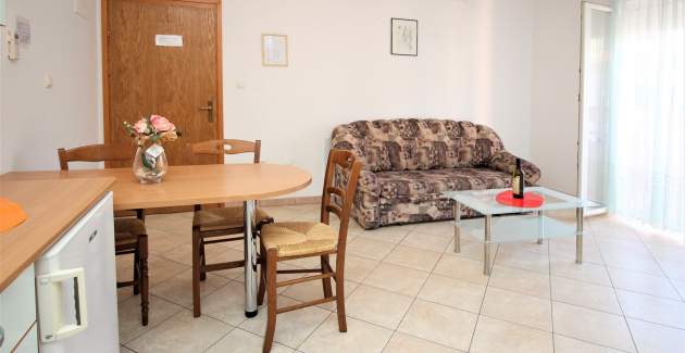 Apartman Lucijana br. 6 – s balkonom, 150 m od plaže