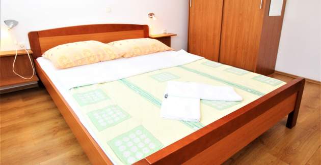 Apartman Lucijana br. 6 – s balkonom, 150 m od plaže