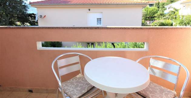 Apartman Lucijana br. 6 – s balkonom, 150 m od plaže