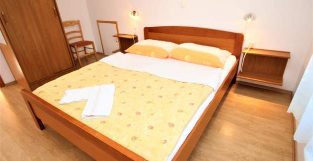 Apartman Lucijana br. 7 – s balkonom, 150 m od plaže